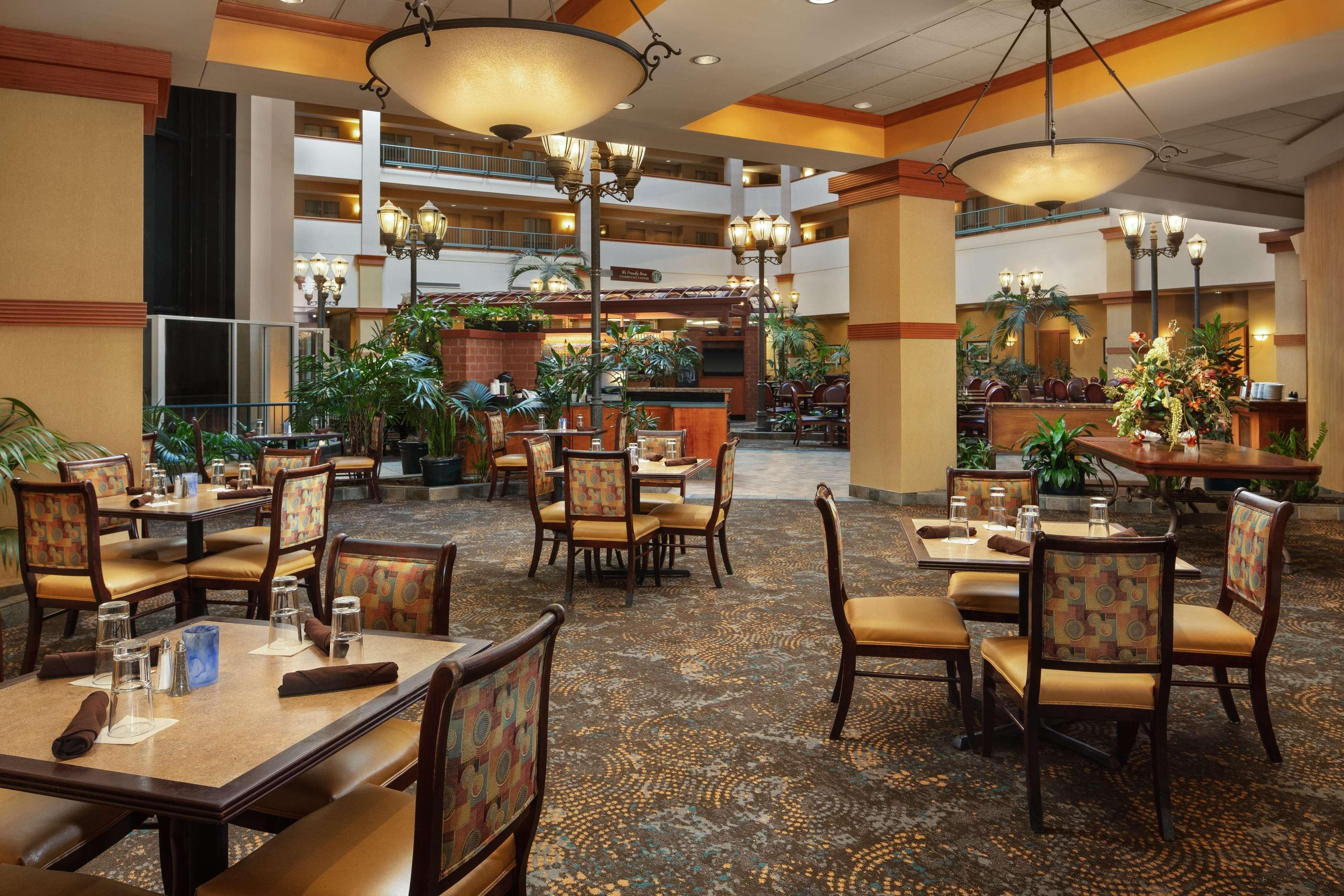 Embassy Suites North Charleston Airport Hotel Convention Экстерьер фото
