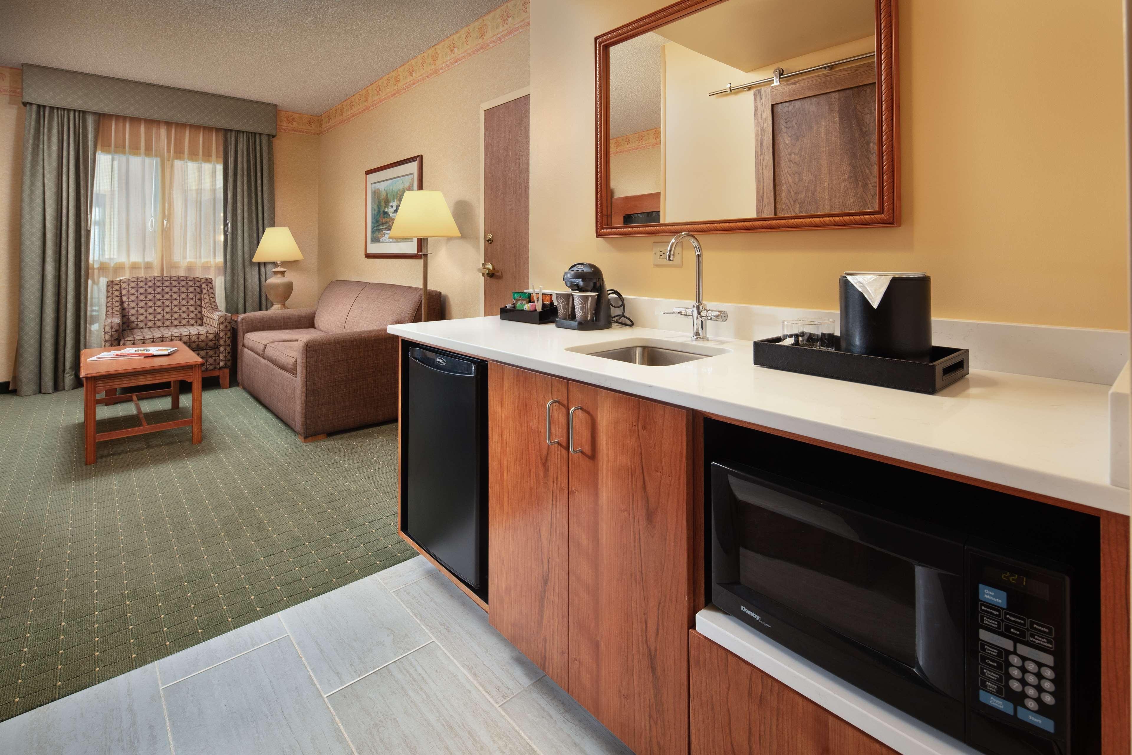 Embassy Suites North Charleston Airport Hotel Convention Экстерьер фото