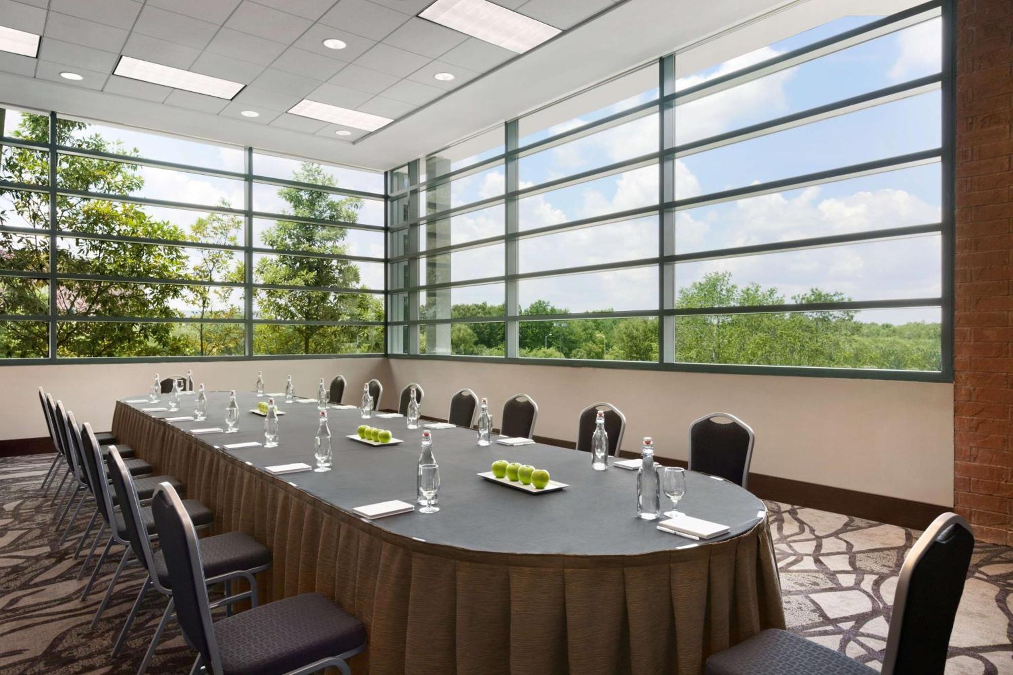 Embassy Suites North Charleston Airport Hotel Convention Экстерьер фото