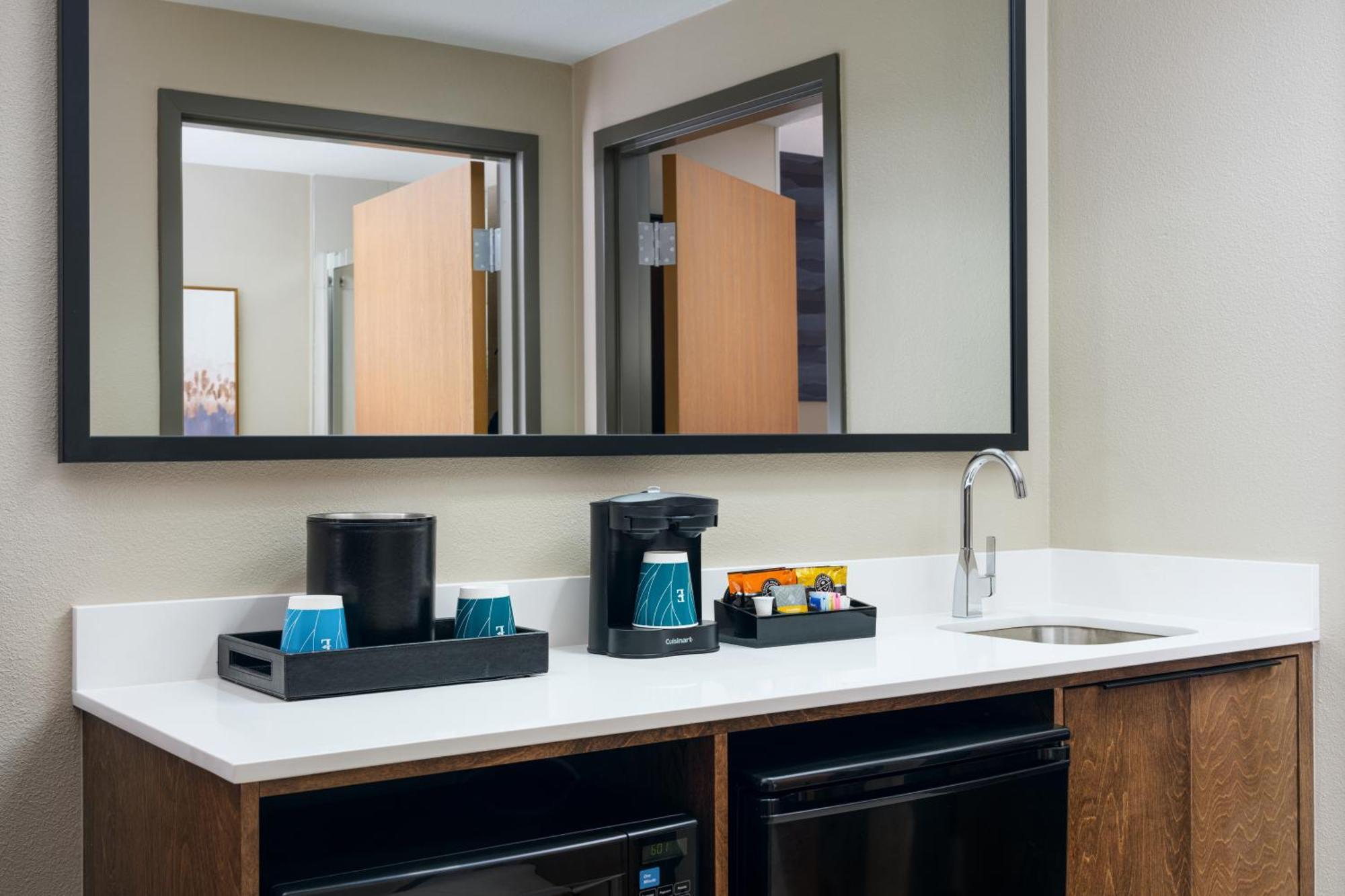 Embassy Suites North Charleston Airport Hotel Convention Экстерьер фото