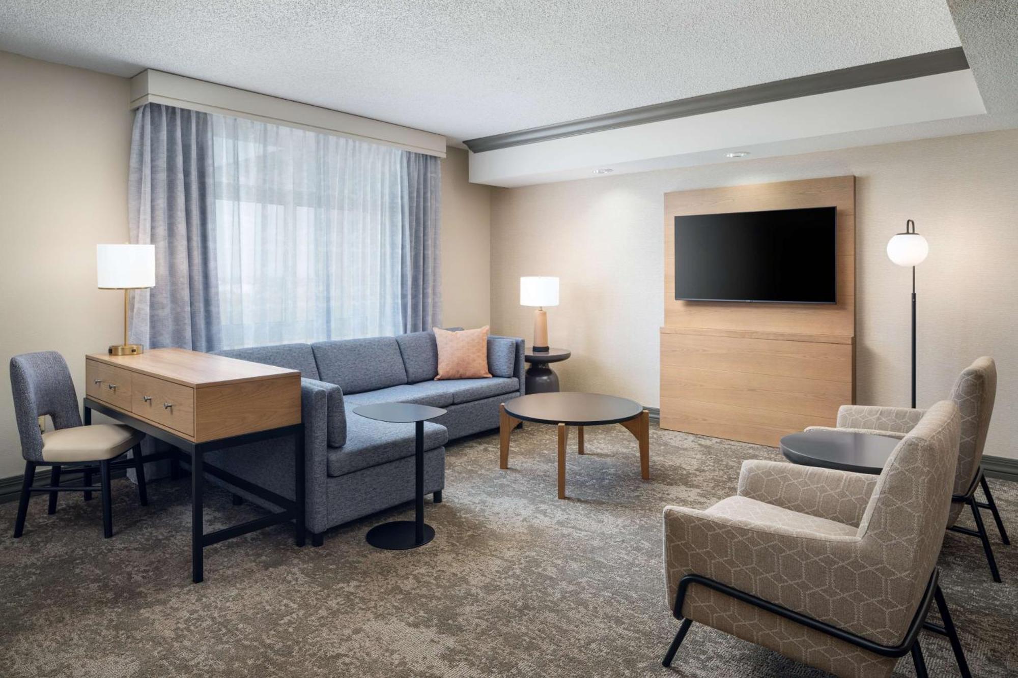 Embassy Suites North Charleston Airport Hotel Convention Экстерьер фото