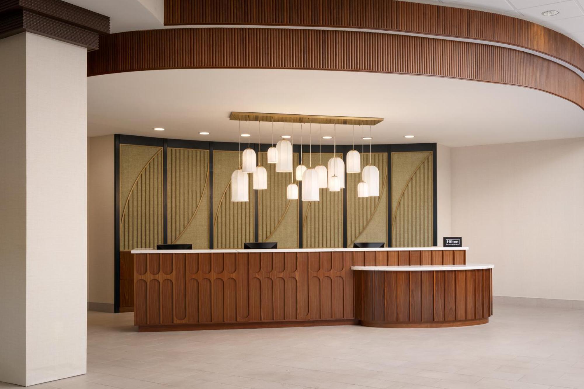 Embassy Suites North Charleston Airport Hotel Convention Экстерьер фото